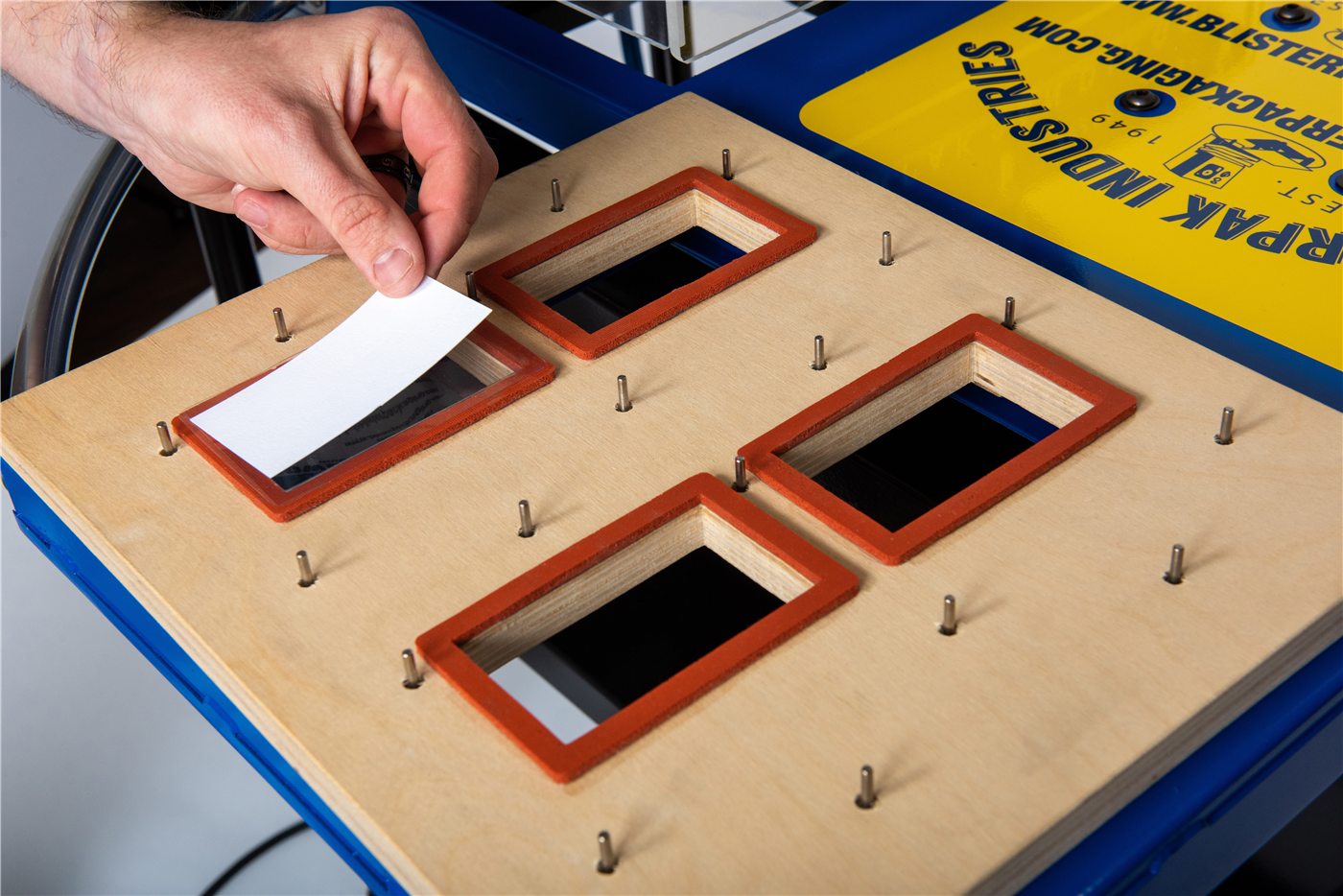 Powerpak tooling setup for blister and clamshell packaging